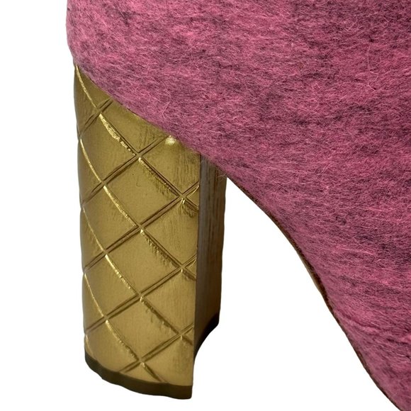 CHANEL 15A Pink Felt Ankle Booties Gold Quilted Block Heel IT 38, US 8 A G30906 - Picture 14 of 16
